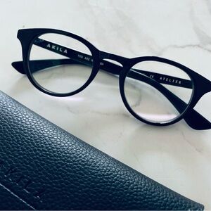 Akila LA ATELIER Blue Light Blocking Glasses in Black With Leather Button Case